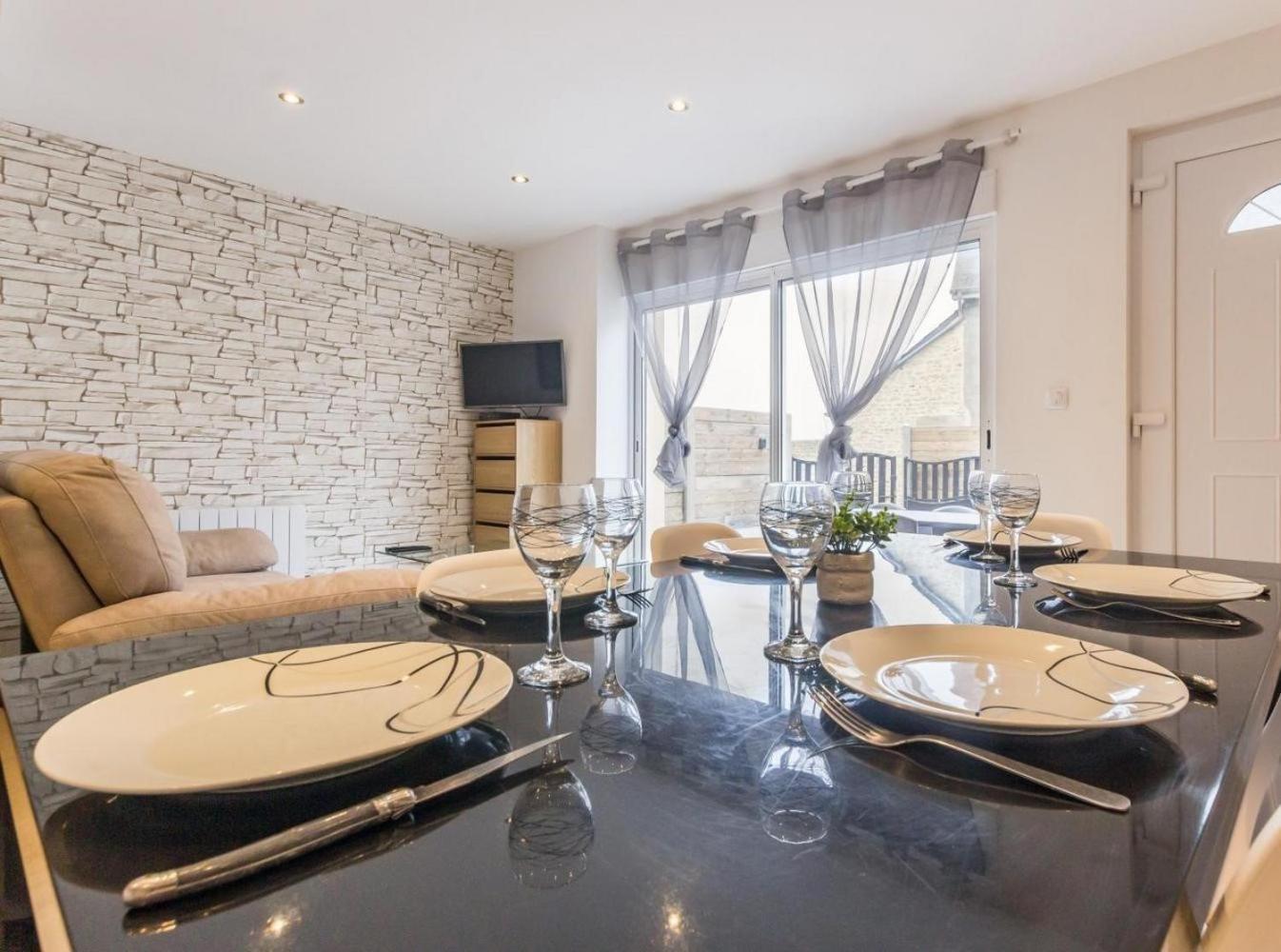 Des Falaises De 6personnes Holiday home Longues-sur-Mer